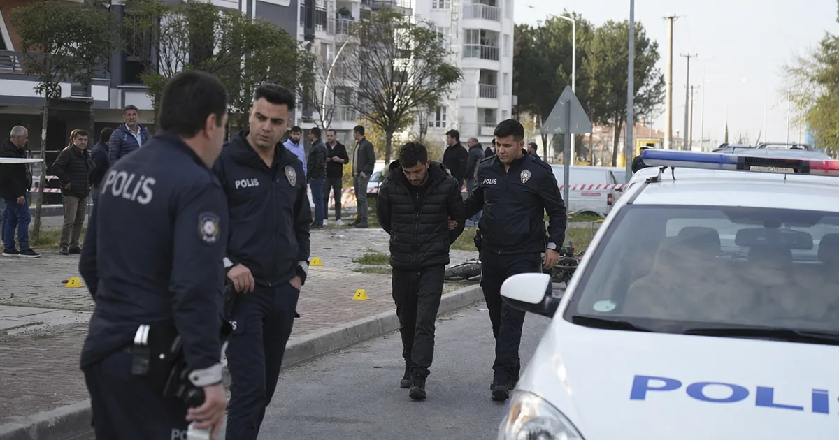 Serik'te Gece Yarısı Cinayeti: 3 Kişi Silahla Öldürüldü