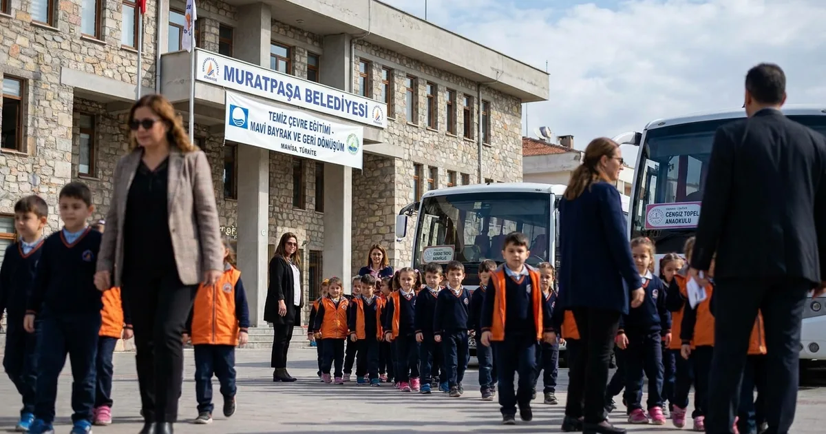 Cengiz Topel Anaokulu öğrencilerinden örnek çevre gezisi - Manisa Bakış