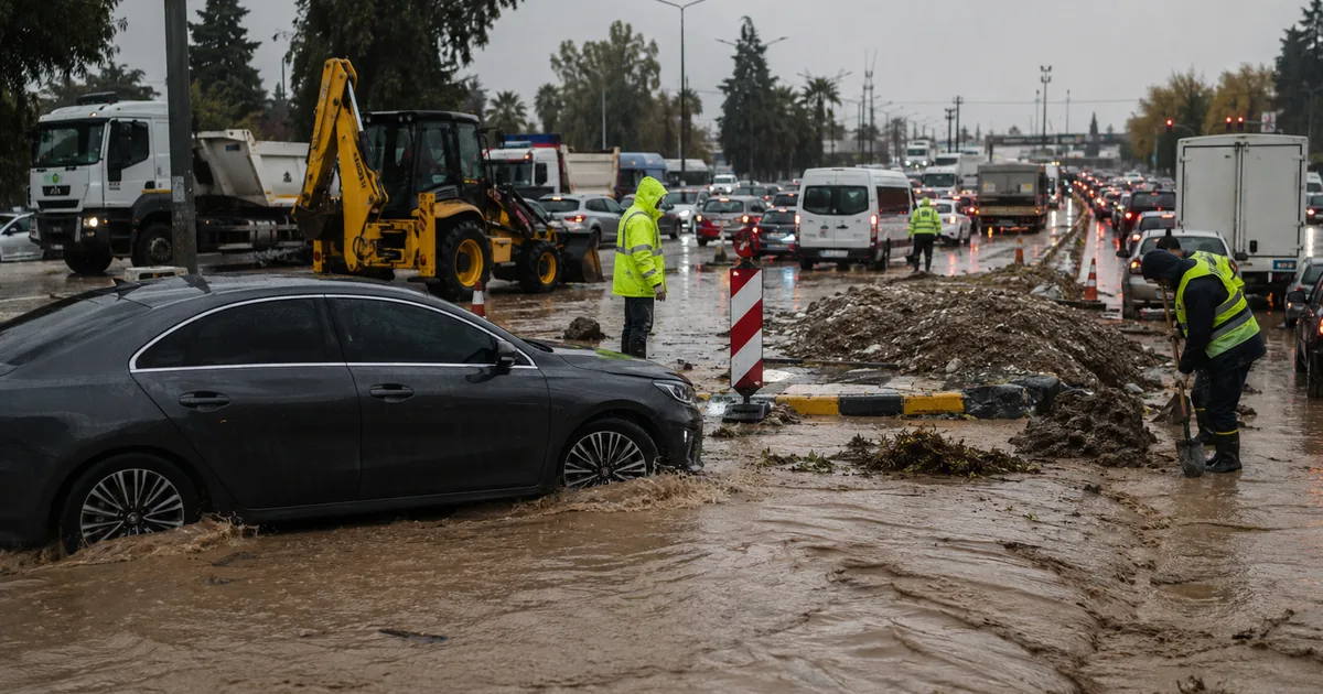 Manisa Turgutlu'da Sağanak Yağış Hayatı Felç Etti - Manisa Bakış