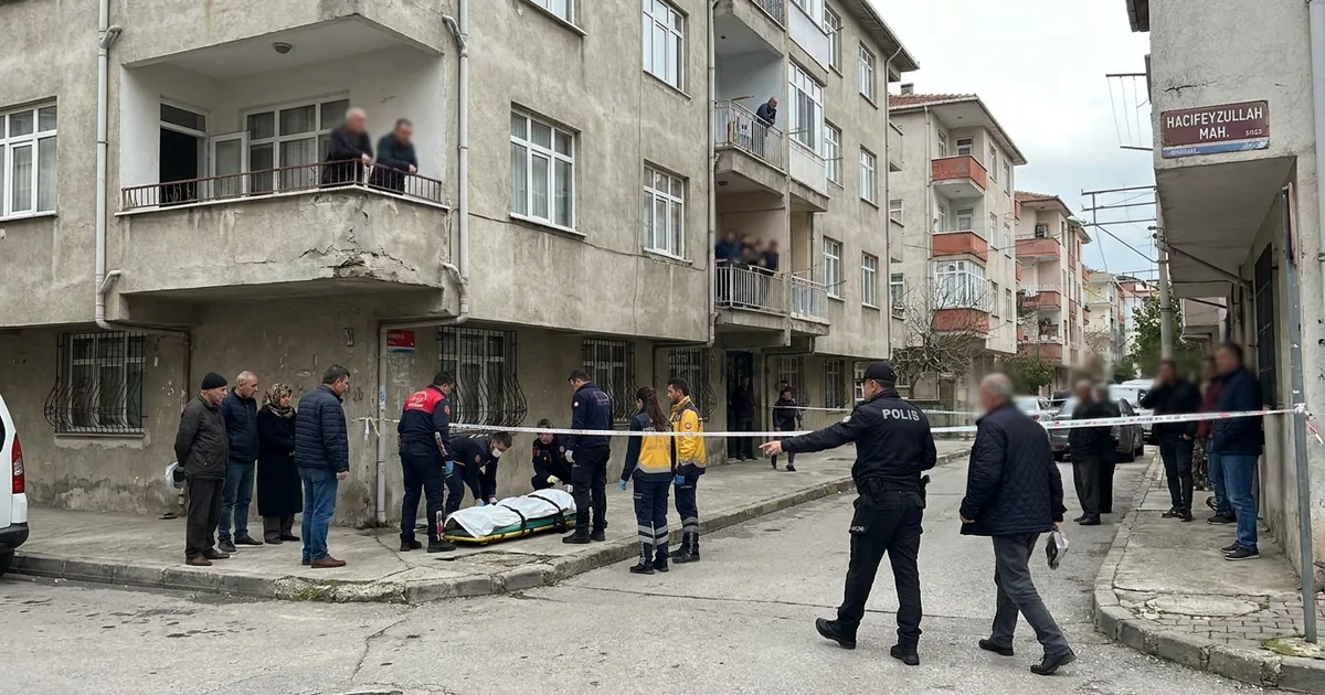 Manisa'da korkunç olay: 68 yaşındaki adam 5. Kattan düştü - Manisa Bakış