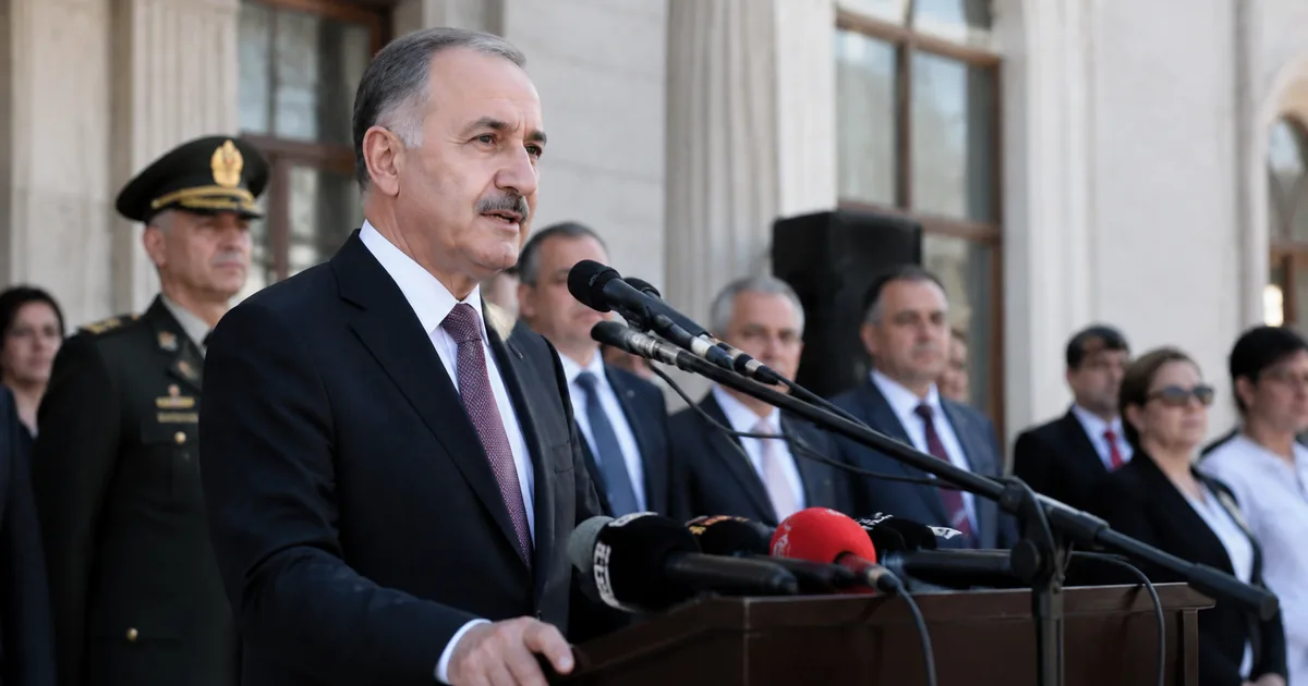 Vali Özkan'dan anlamlı mesaj: Anneler her an hatırlanmalı - Manisa Bakış