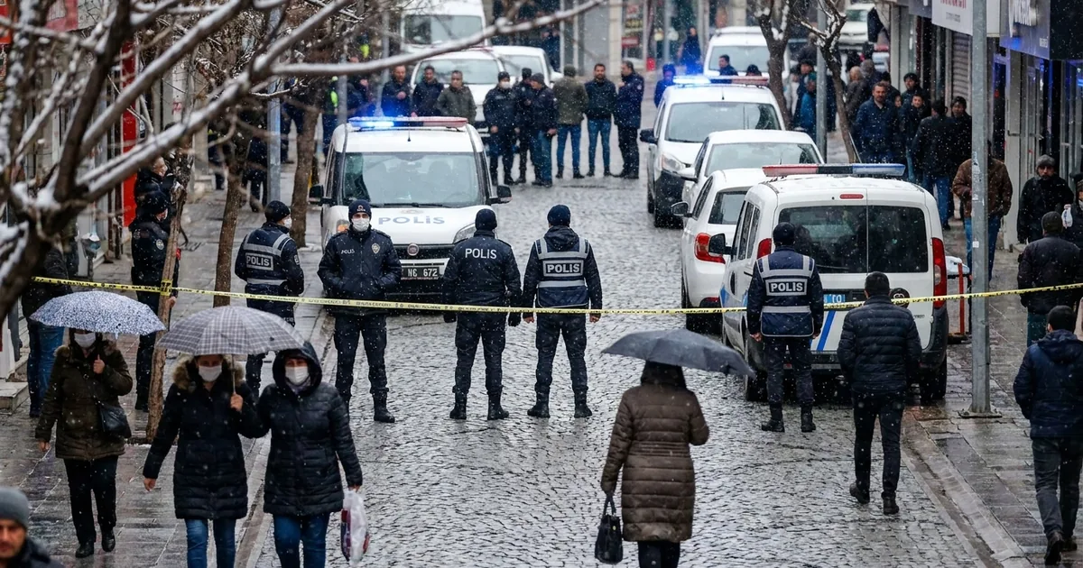 Ünlü isimlere uyuşturucu operasyonu: 8 kişi tutuklandı