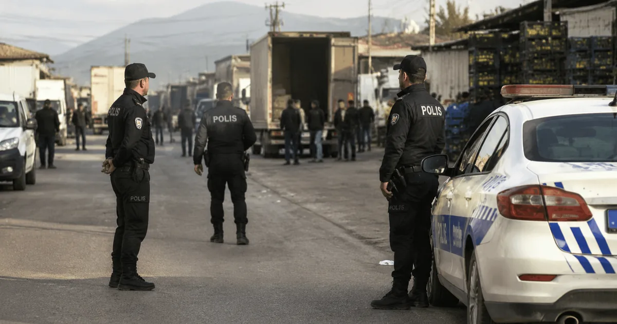 Halde Kavga Manisa'da Gündem: Yaralı Polisler, Gözaltılar - Manisa Bakış