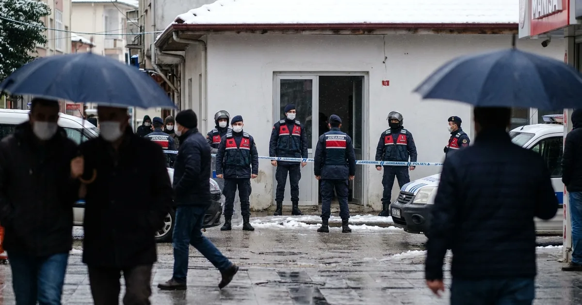 Bursa'da yönetmen Ezel Aray'a uyuşturucu operasyonu - Manisa Bakış