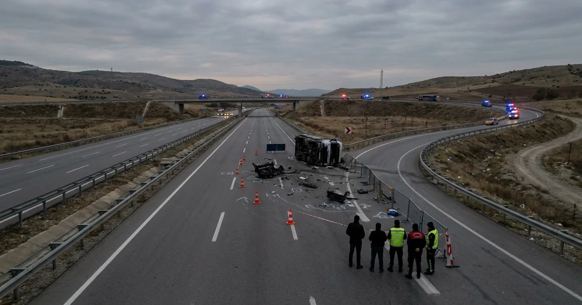 Manisa'da 11 kişinin öldüğü kazada 3 şüpheli yakalandı - Manisa Bakış