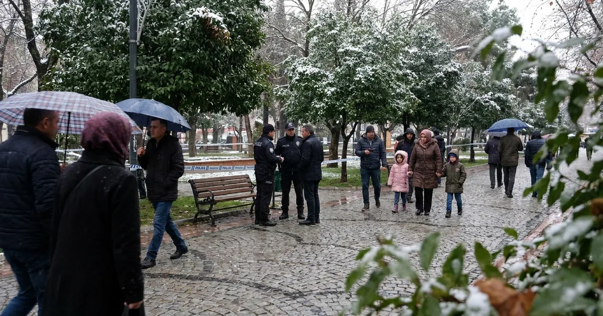 Ankara’da parkta kanlı hesaplaşma: 16 yaşındaki genç hayatını kaybetti