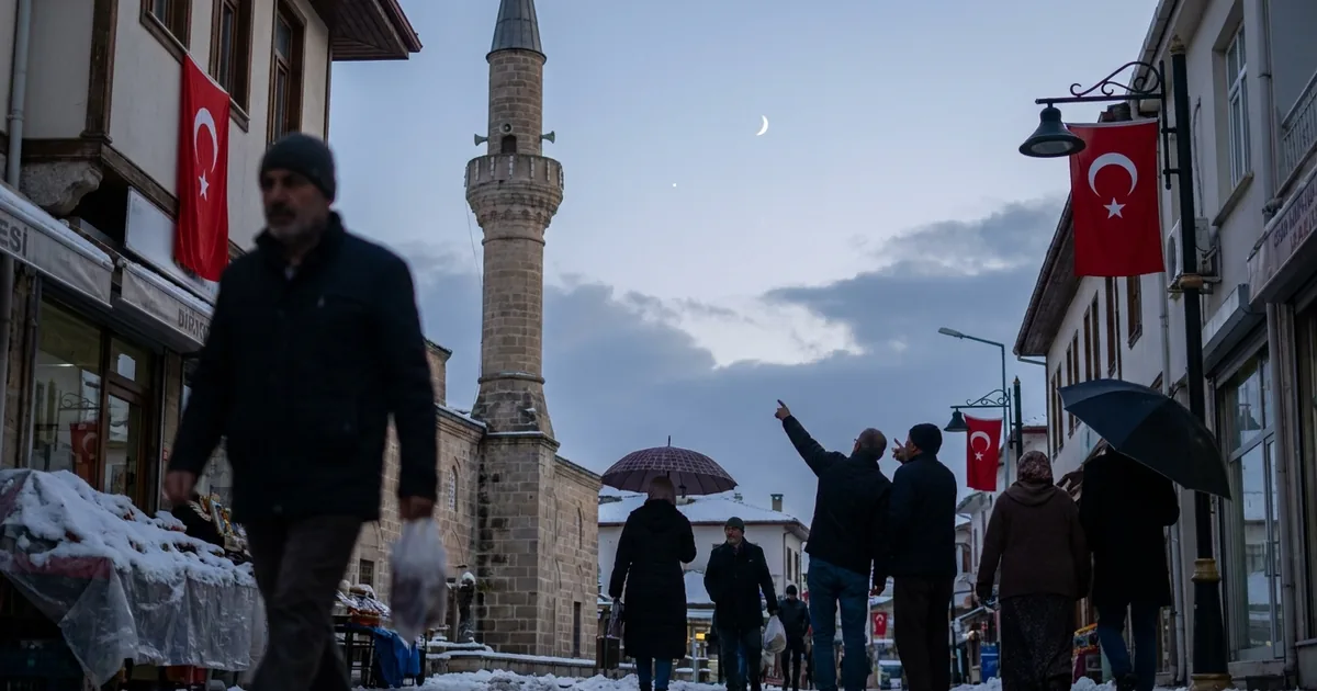 Demirci semalarında görsel şölen: Hilal ve Venüs buluştu - Manisa Bakış