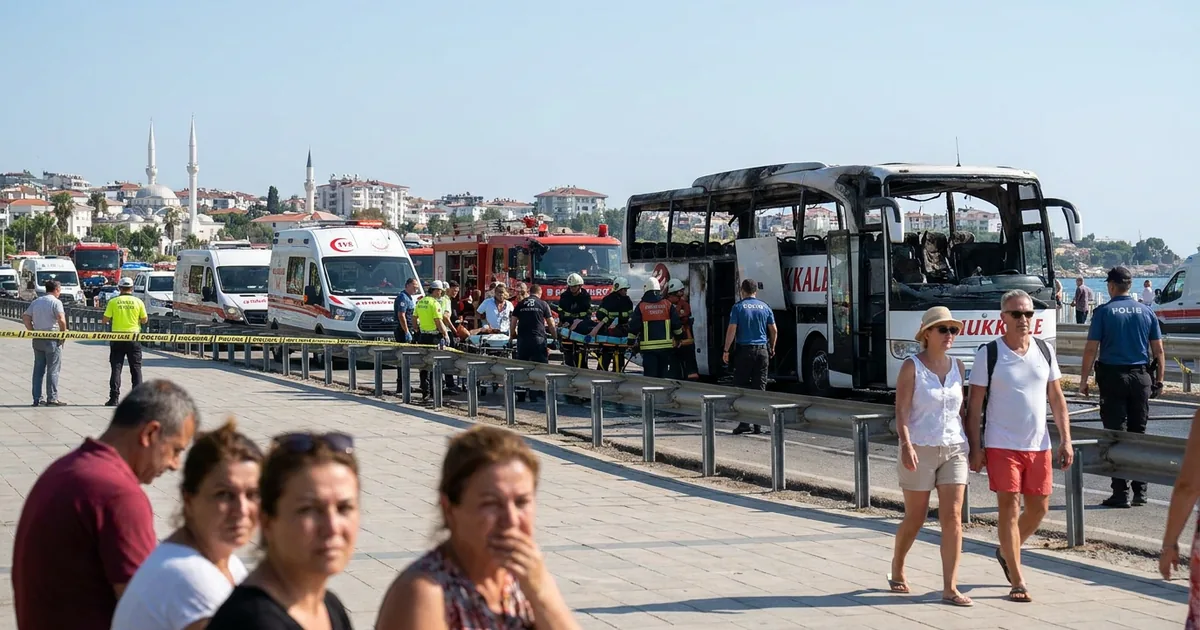 Pamukkale Turizm Otobüsü Alev Aldı: Manisalılar Dikkat! - Manisa Bakış