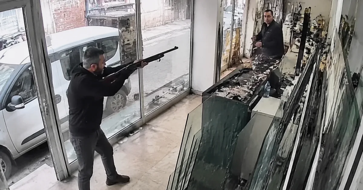 19 Mayıs kabusu: Manisa'da pompalı tüfekle iş yeri basıldı - Manisa Bakış