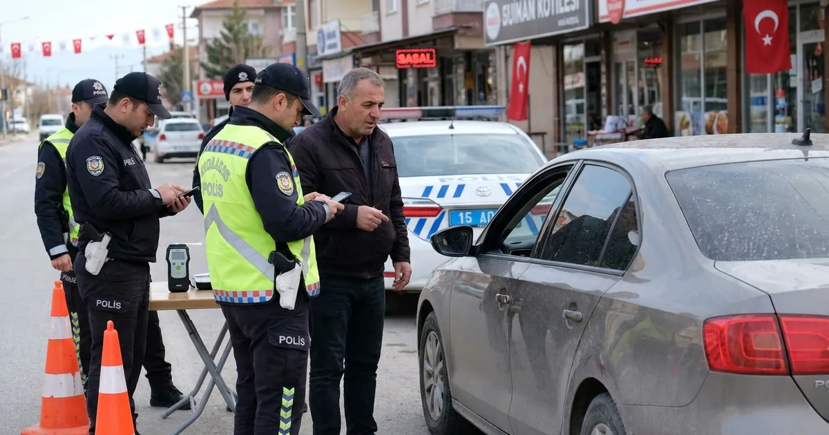 Osmangazi'de Alkollü Sürücü: "Yasal Sınır 0.55 Değil mi?" - Manisa Bakış