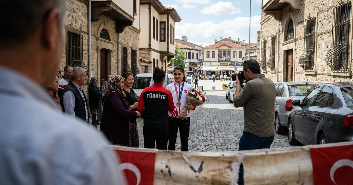 U-20 Güreş Turnuvası'nda Songül Kavak'tan Bronz Başarı - Manisa Bakış