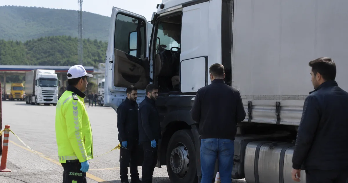 Bolu'da dinlenme tesisinde şok: Manisalı genç TIR'da ölü bulundu - Manisa Bakış