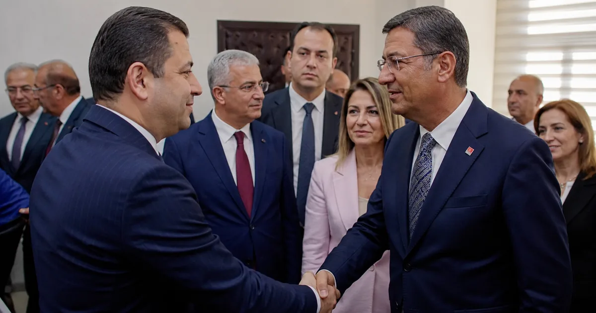 AK Parti ve CHP Manisa'da 3 Bayram Sonra İlk Kez Bayramlaştı - Manisa Bakış