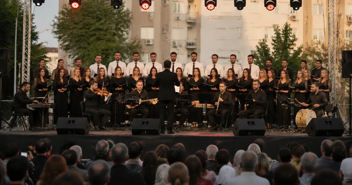 Manisalı öğretmenlerden 19 Mayıs'a özel konser: İşte o muhteşem anlar - Manisa Bakış