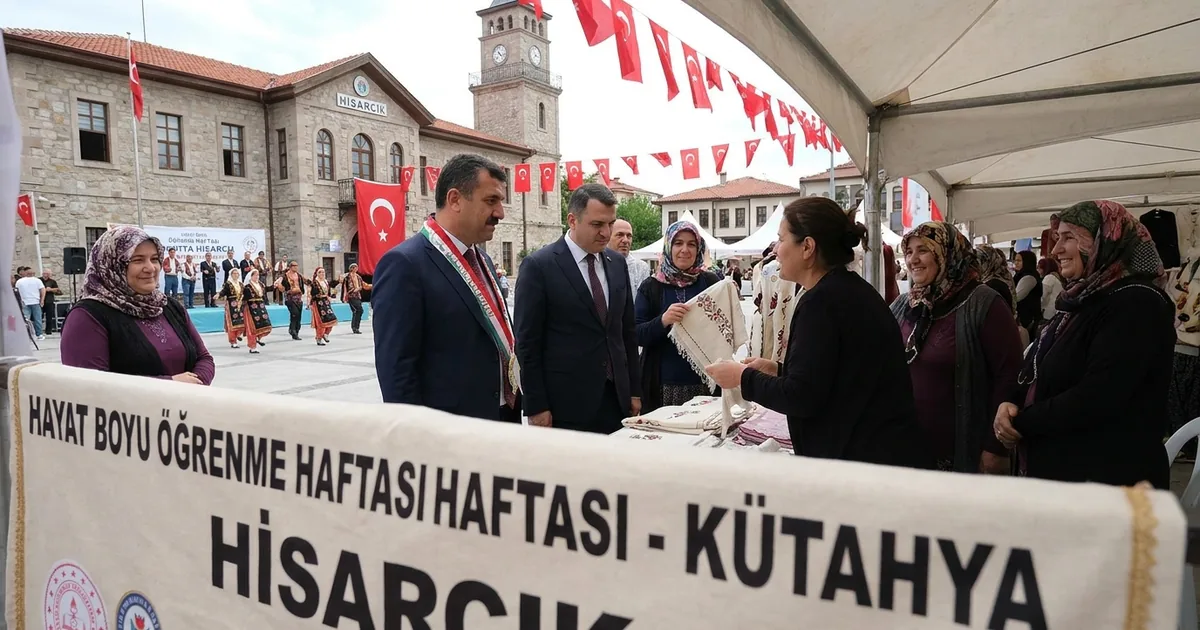 Hisarcık’ta üreten kadınlar sergisi büyük ilgi gördü - Manisa Bakış